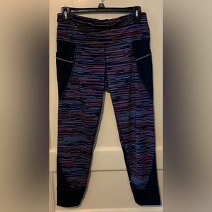 Athleta Multi Colored Capri with Side Mesh Pockets in Medium Tall